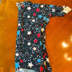NWT lularoe Irma shirt